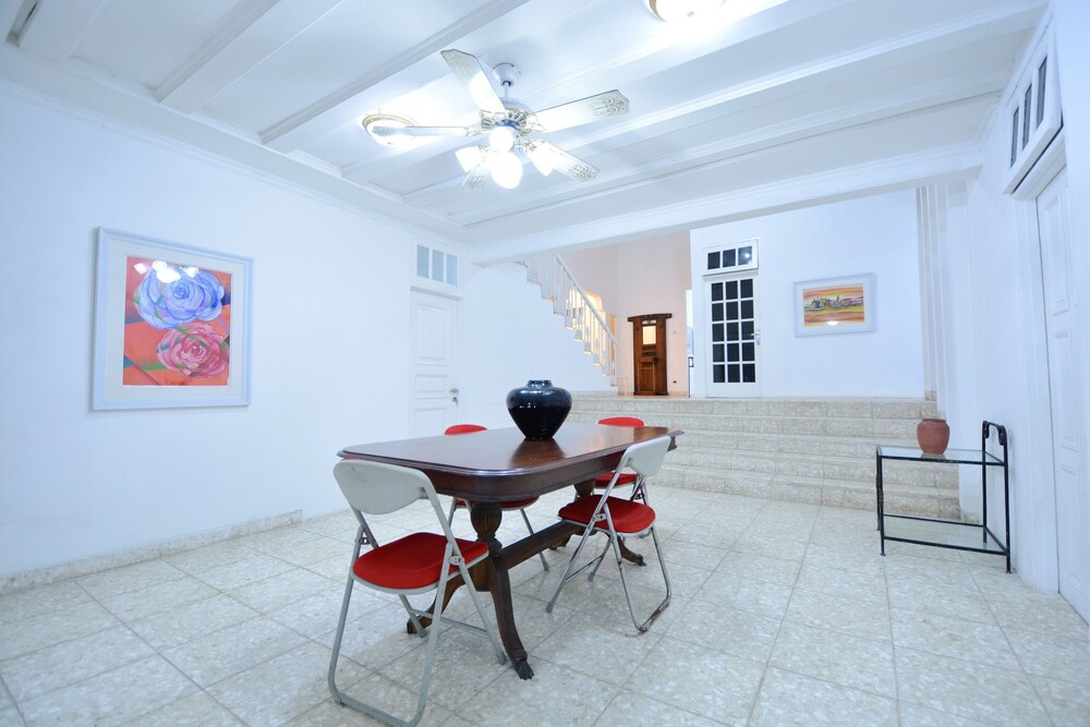 ZEN Rooms Kemang G17