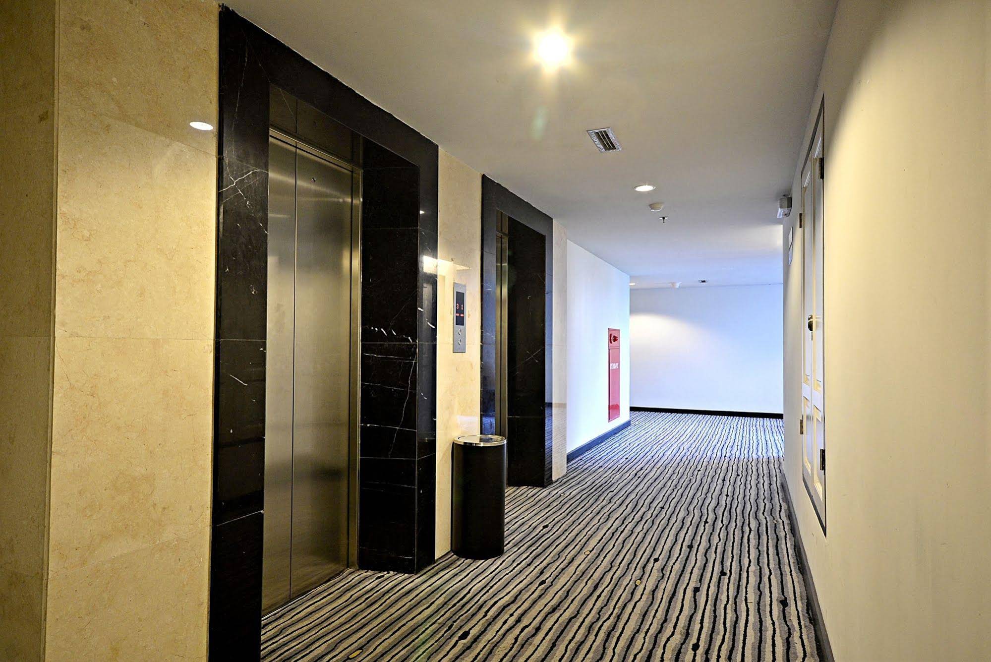 ZEN Rooms Mampang Tendean