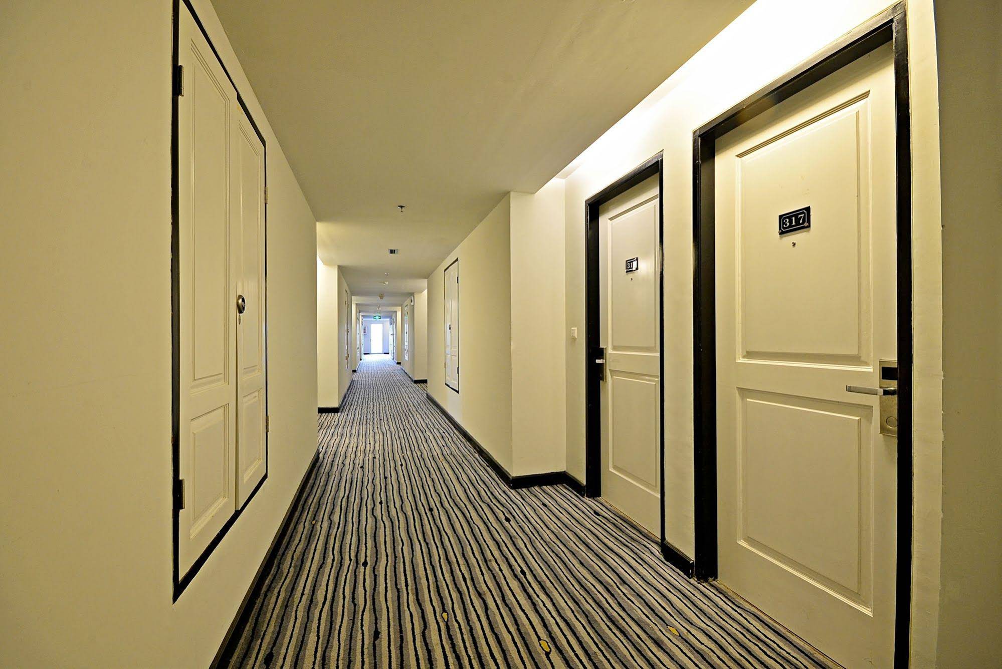 ZEN Rooms Mampang Tendean