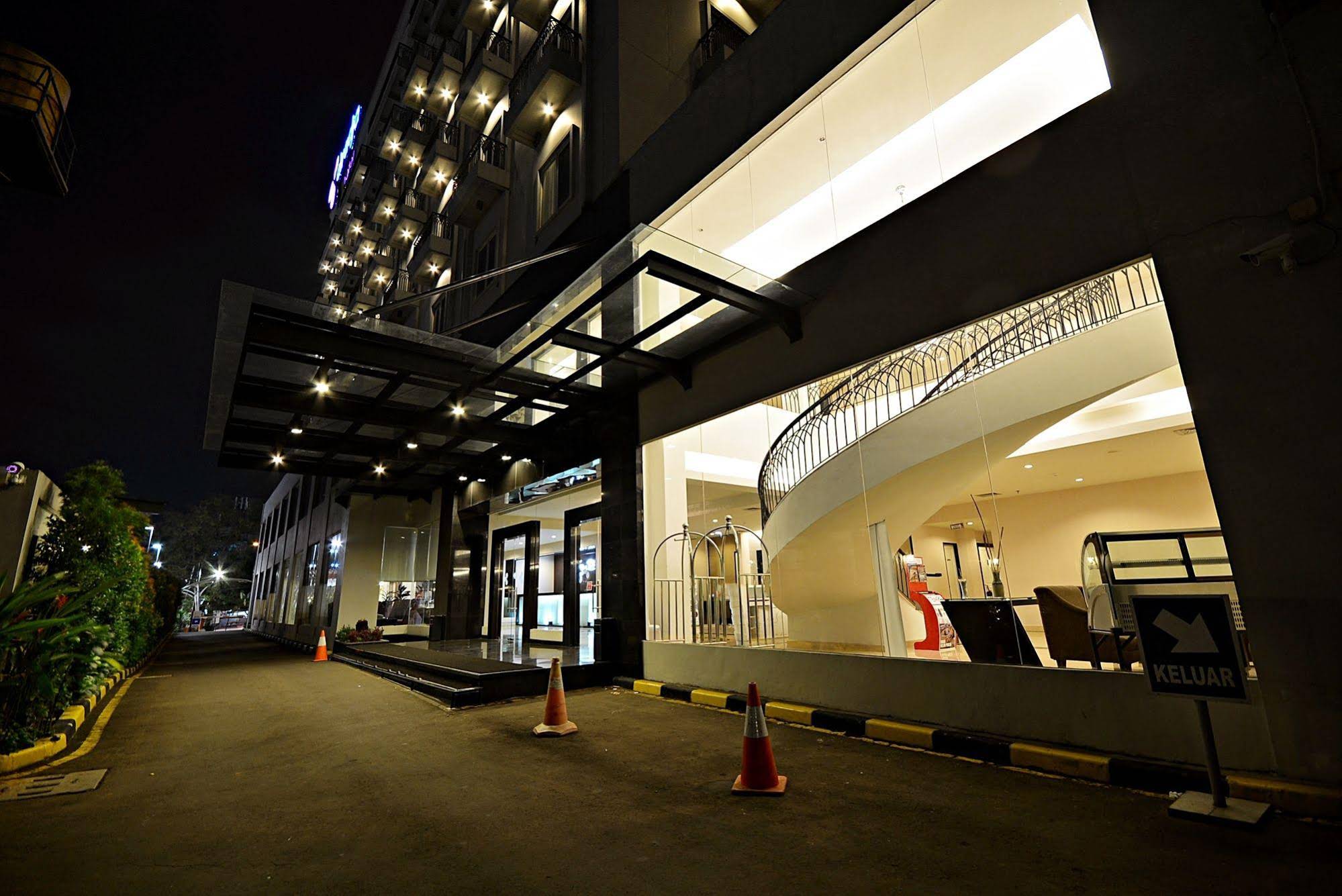 ZEN Rooms Mampang Tendean