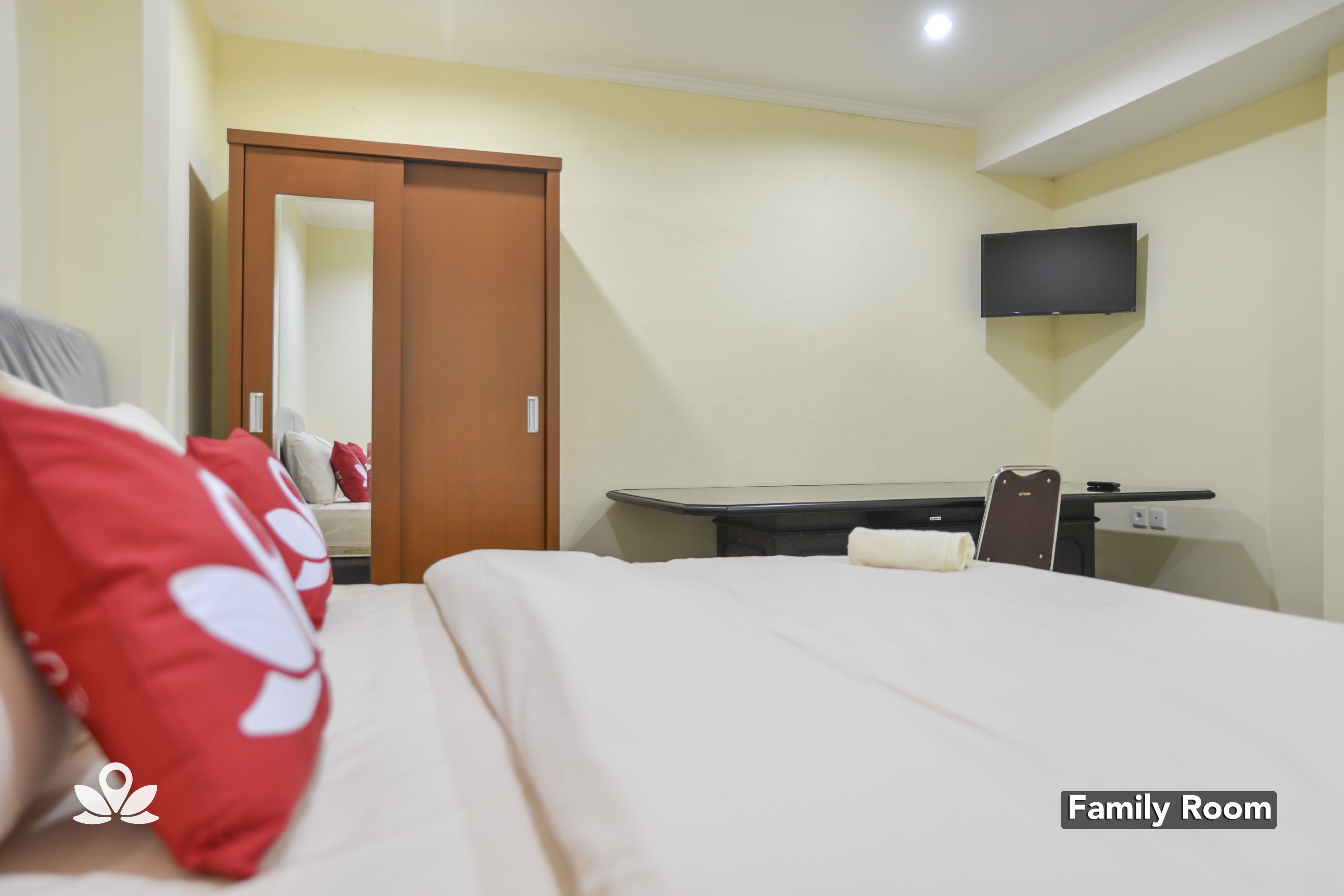 ZEN Rooms Near ITC Roxy Mas