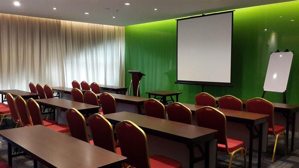 Zuri Express Mangga Dua