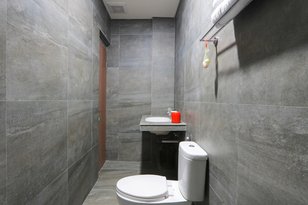 Albani's Family Residence by OYO Rooms