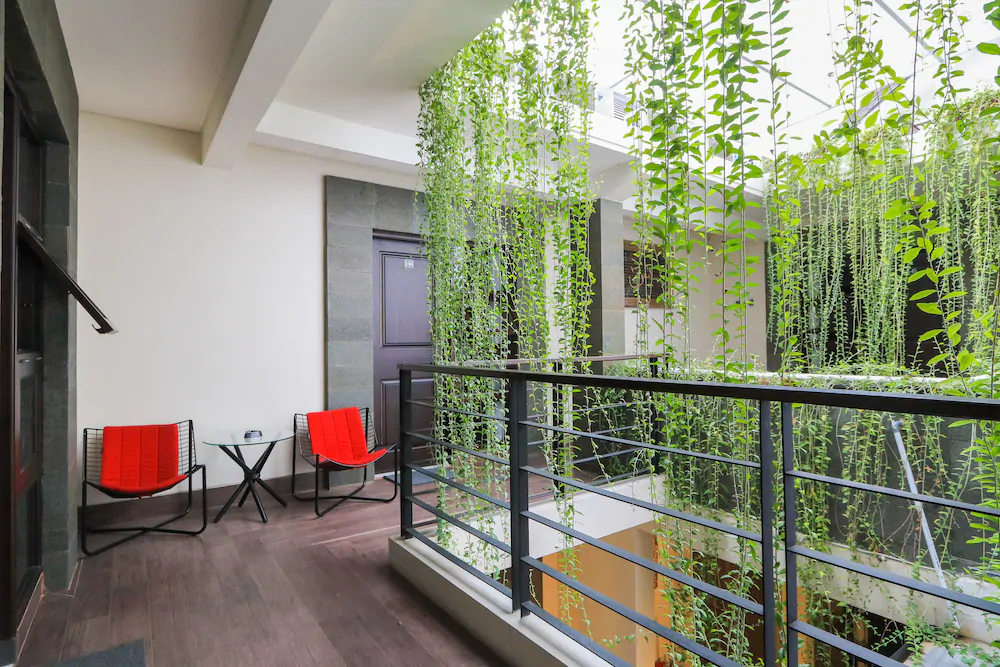 Albani's Family Residence by OYO Rooms