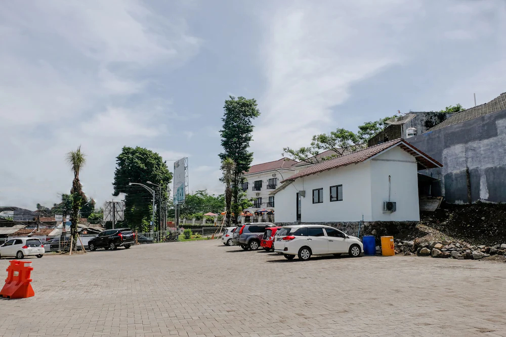 Jember Town Square Residence by OYO Rooms