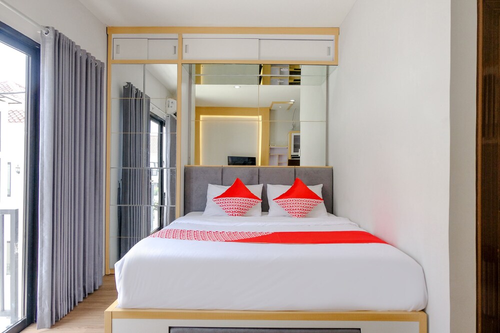 Jember Town Square Residence by OYO Rooms