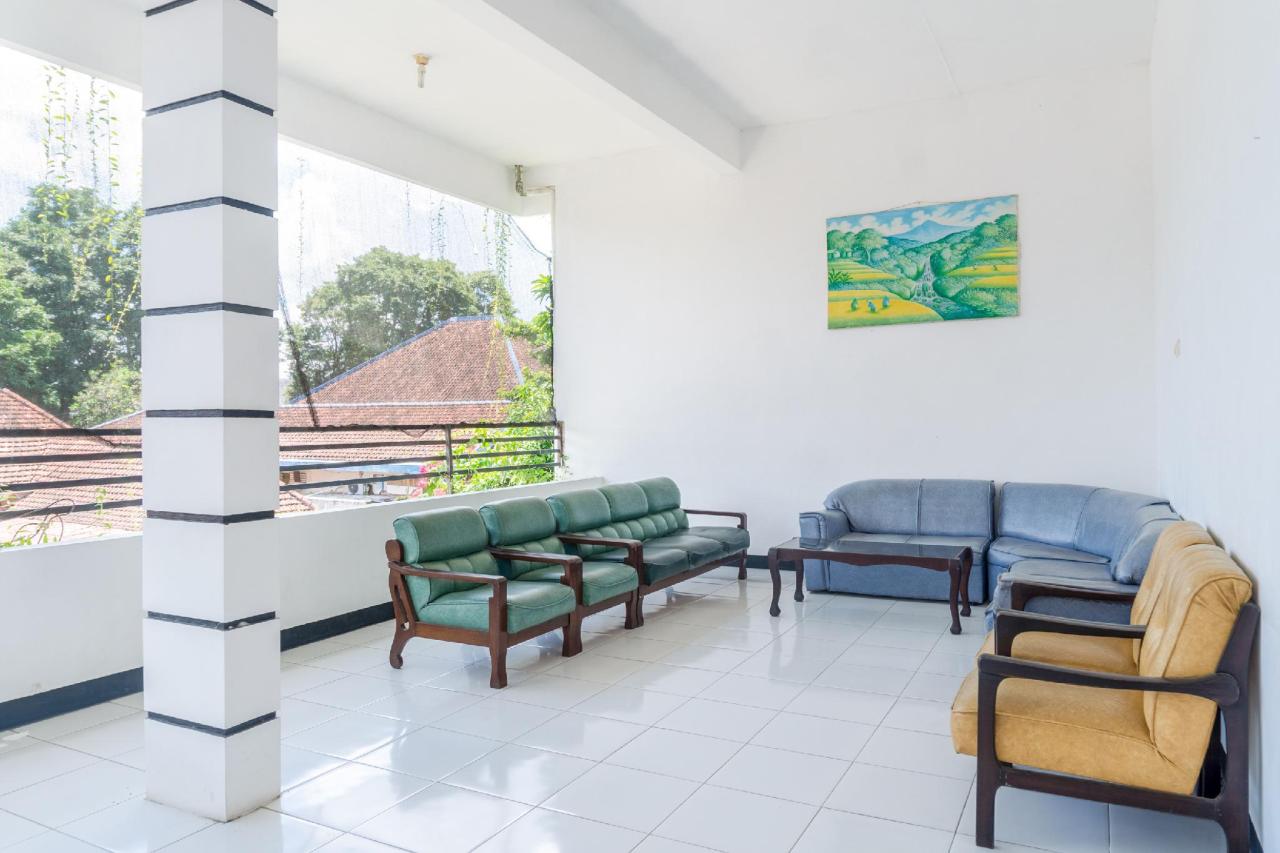 Oyo Life 2952 Elohim Kost