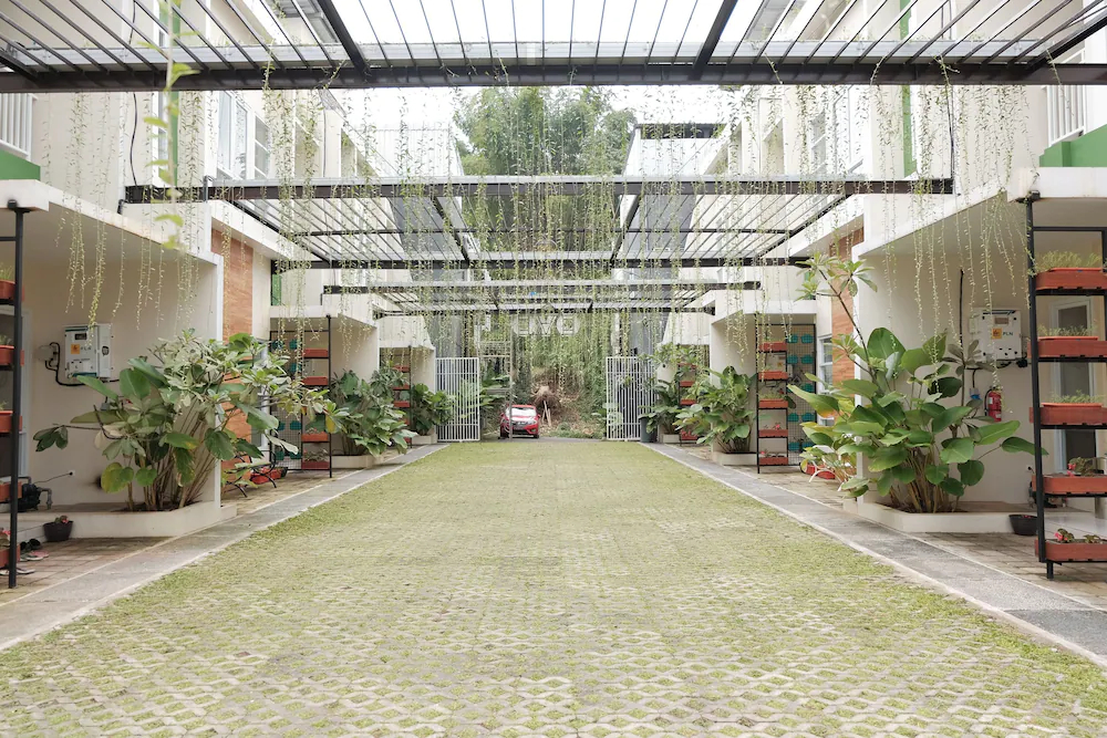 The Peak Guest House Syariah by OYO Rooms