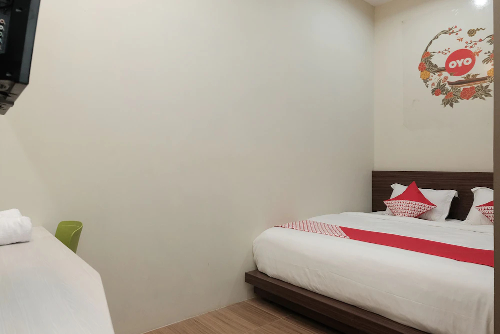 The Peak Guest House Syariah by OYO Rooms