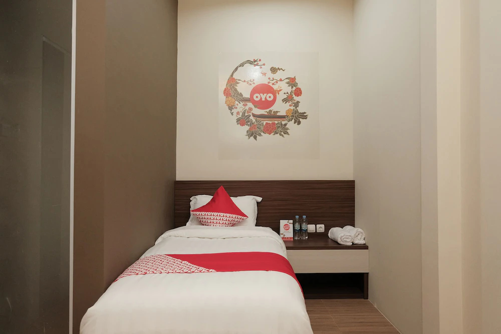 The Peak Guest House Syariah by OYO Rooms