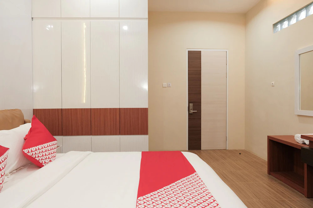 The Peak Guest House Syariah by OYO Rooms