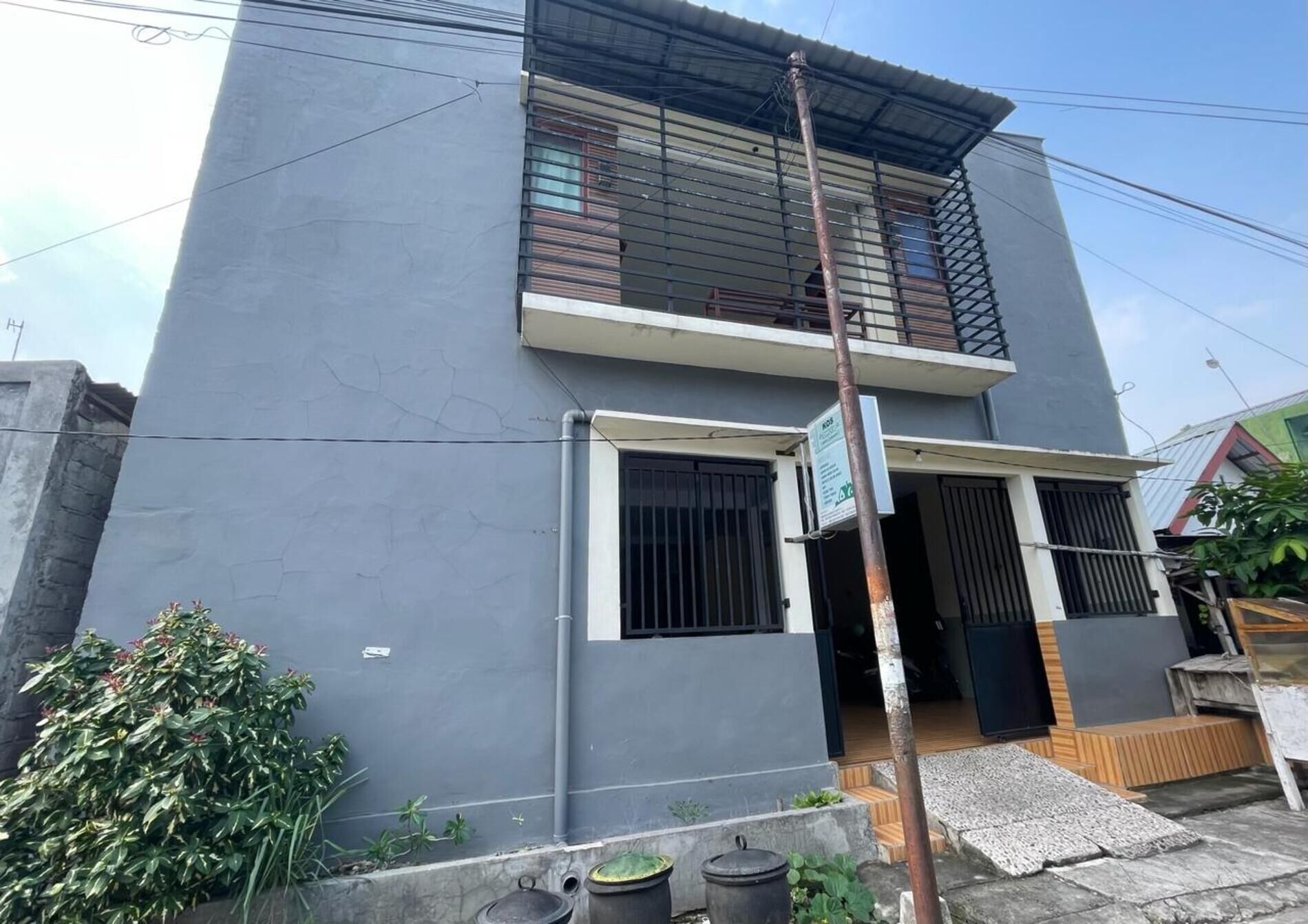 Spot On 93966 Dhiya Guest House Syariah