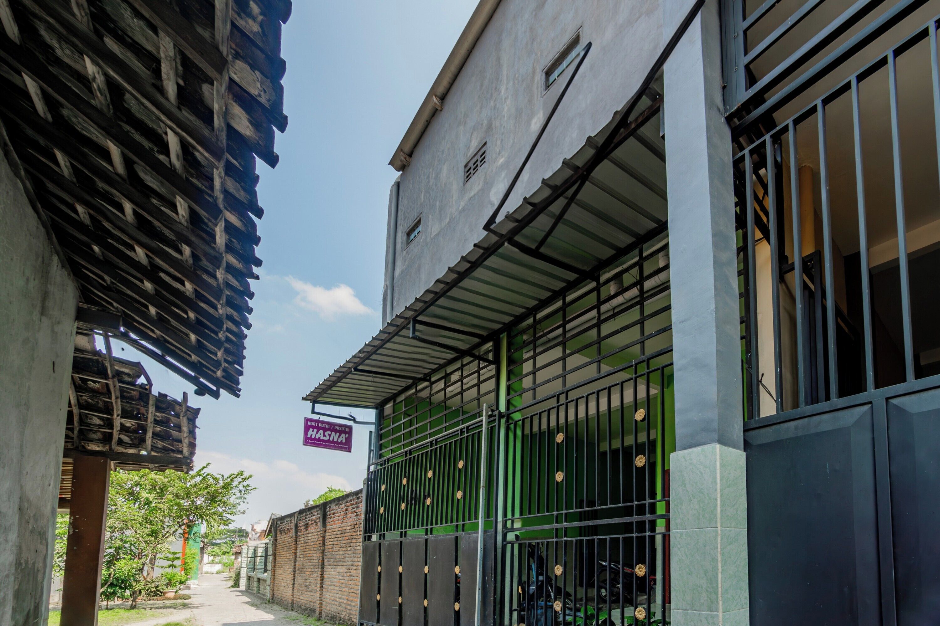 Spot On 93967 Hasna Guest House Syariah