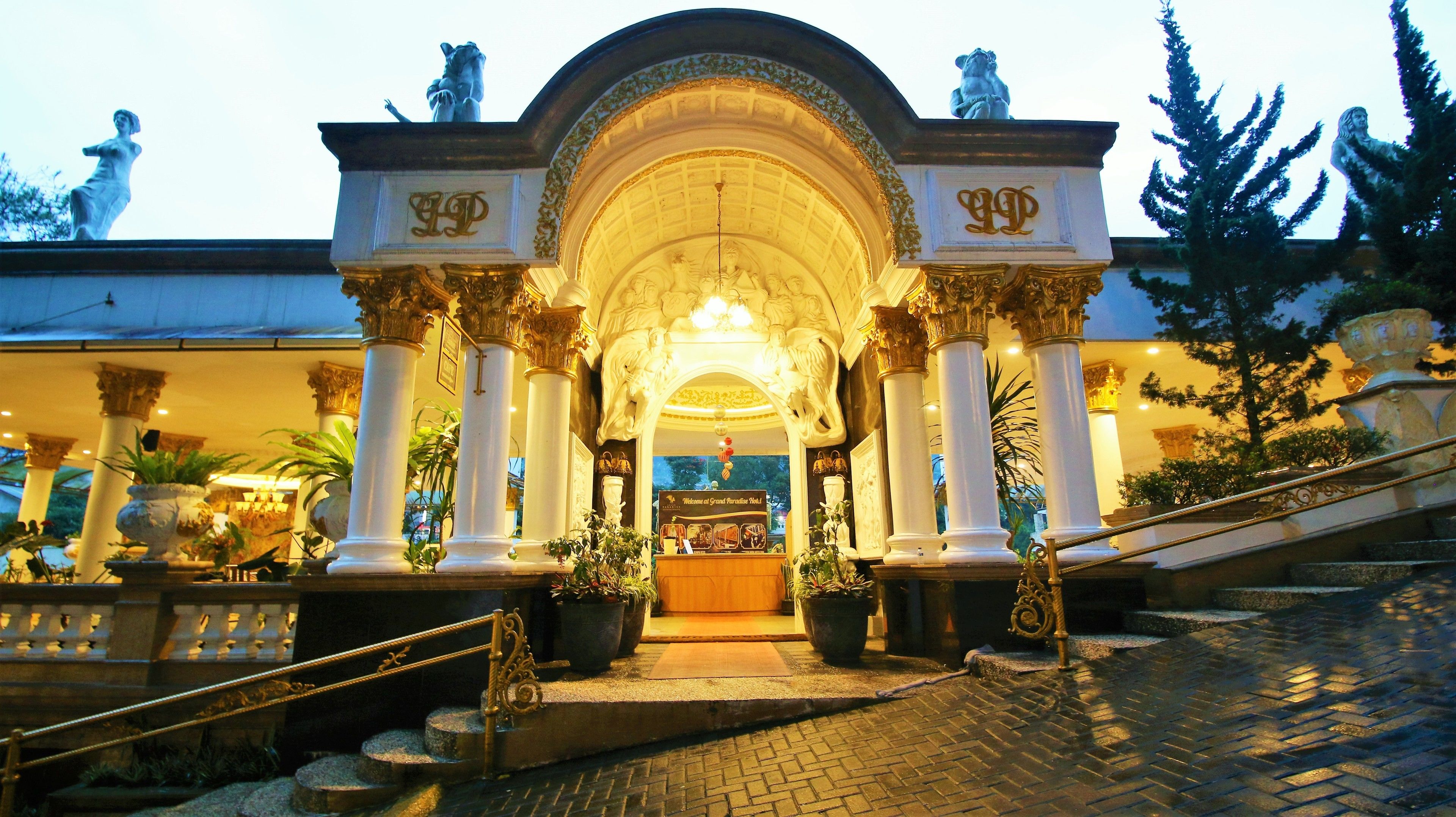 Hotel Grand Paradise by ZEN Rooms