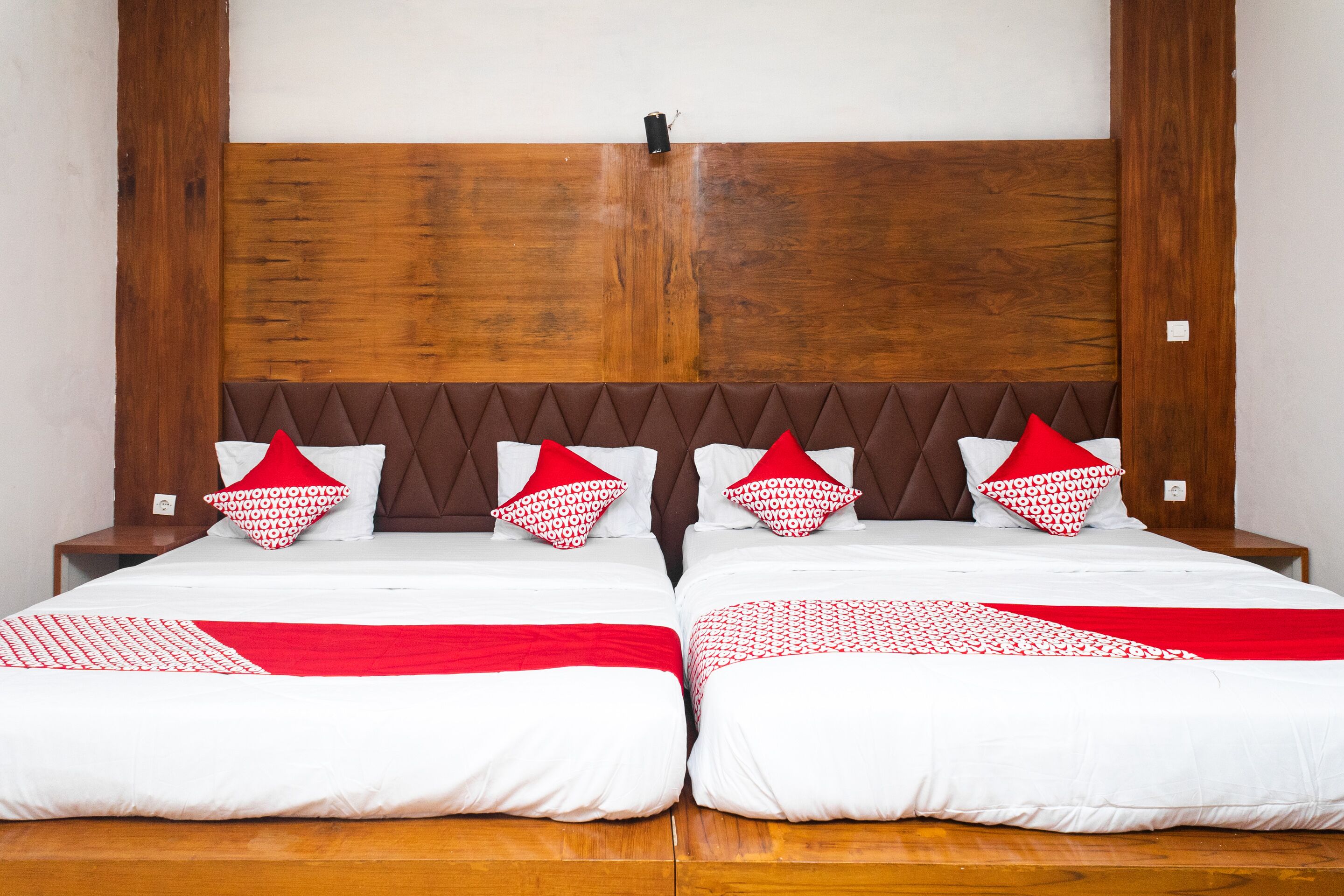 Wisma Family Raya by OYO Rooms