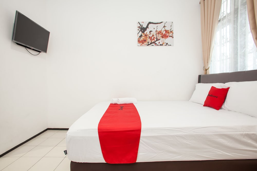 Asri Homestay Syariah by RedDoorz