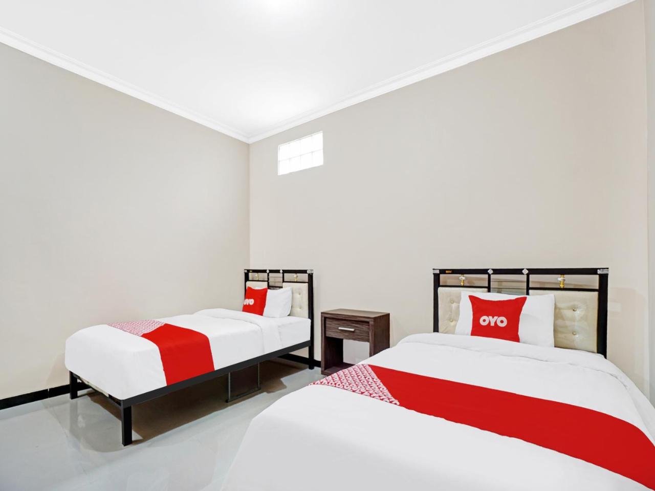 Avisha Guest House Syariah by OYO Rooms