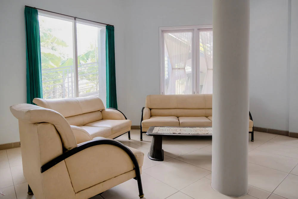 Candi Panggung Family Guest House Syariah by OYO Rooms