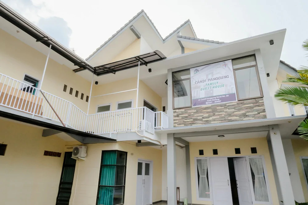 Candi Panggung Family Guest House Syariah by OYO Rooms