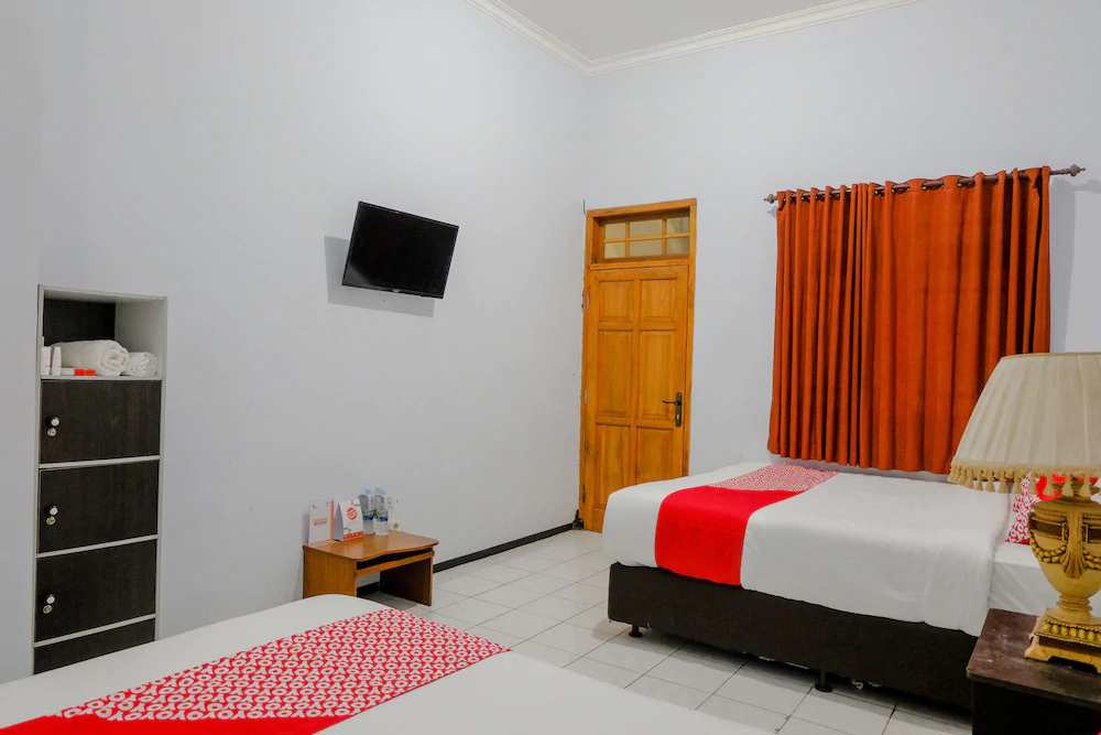 Ciliwung Family Residence by OYO Rooms