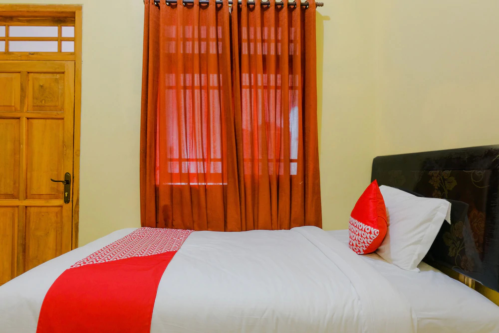 Ciliwung Family Residence by OYO Rooms