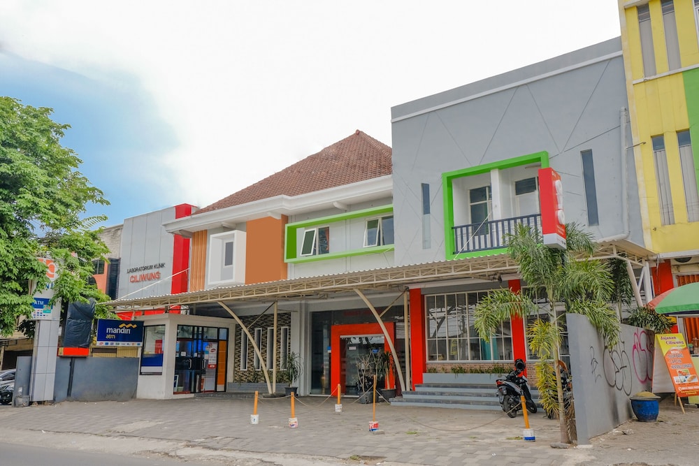 Ciliwung Family Residence by OYO Rooms