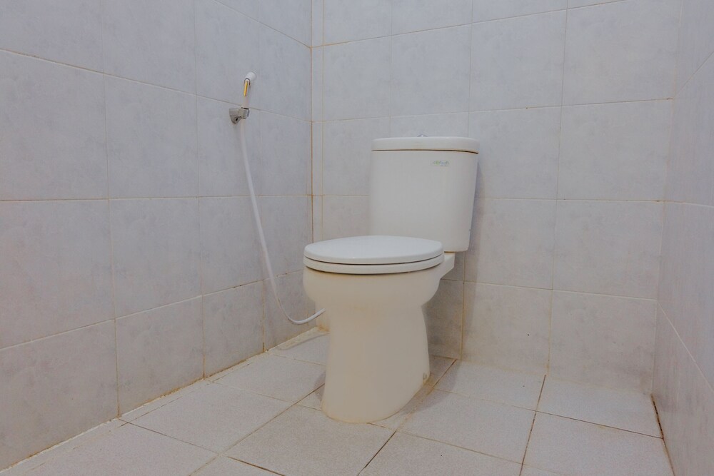 Ciliwung Family Residence by OYO Rooms