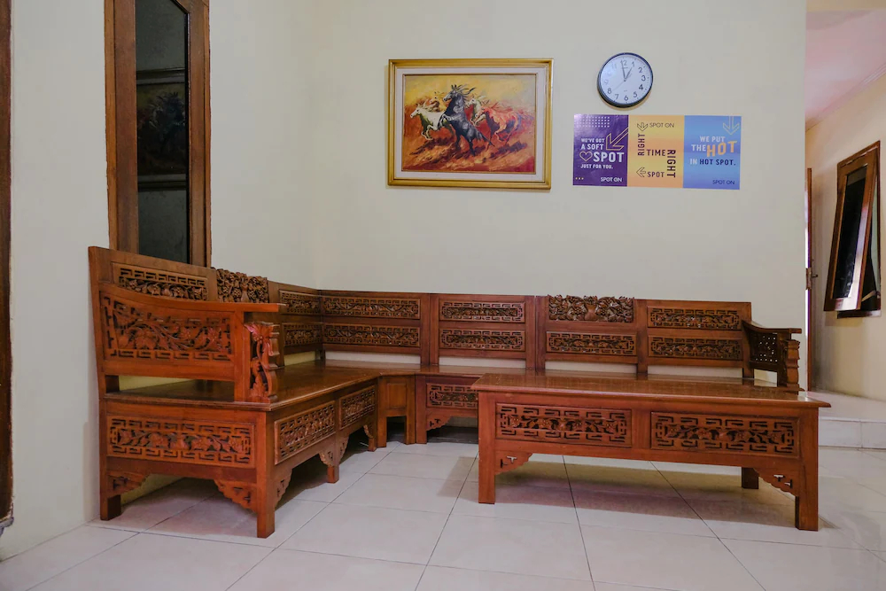 SPOT ON 2368 Dahlia Homestay Family Residence