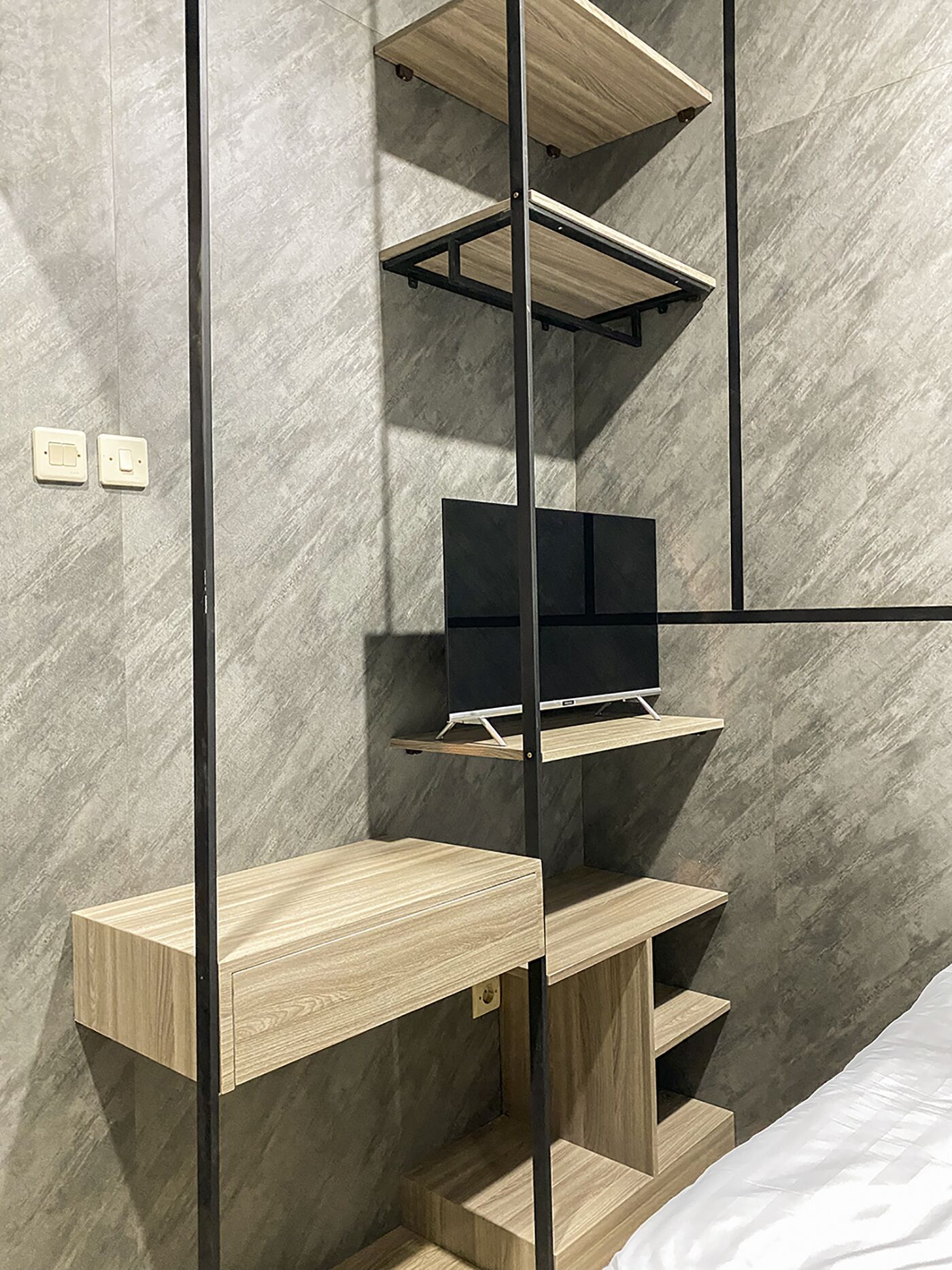Djuragan Kamar Suhat