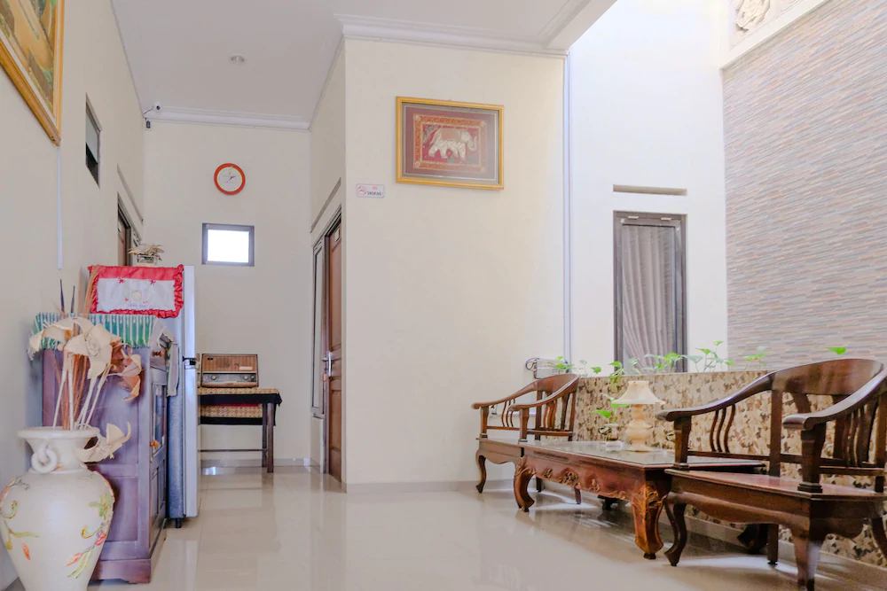 Griya Putri Syariah by OYO Rooms
