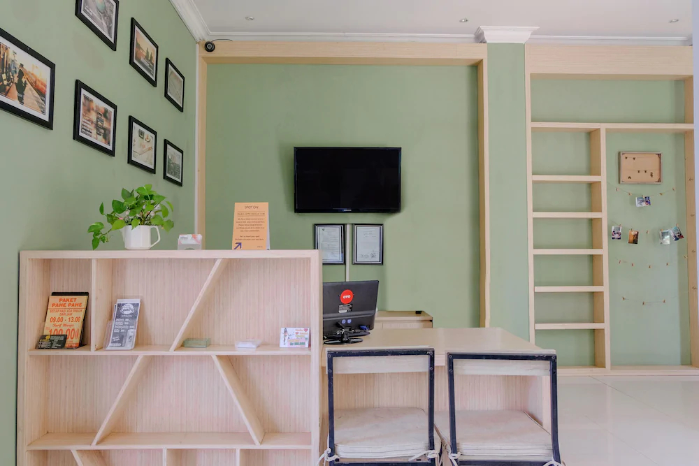 Griya Shanta Residence by OYO Rooms