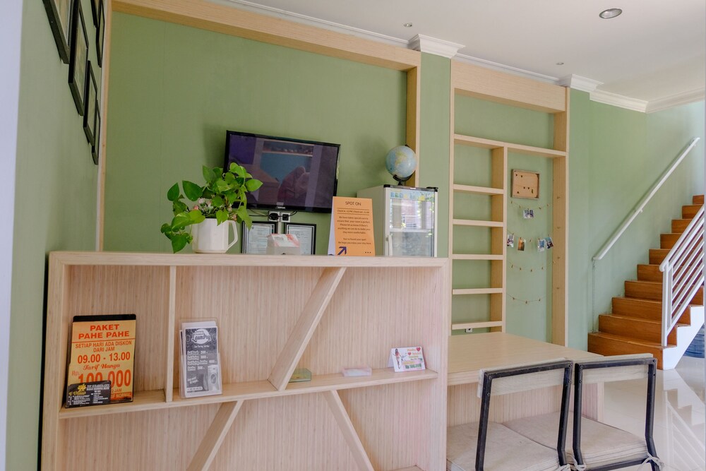 Griya Shanta Residence by OYO Rooms