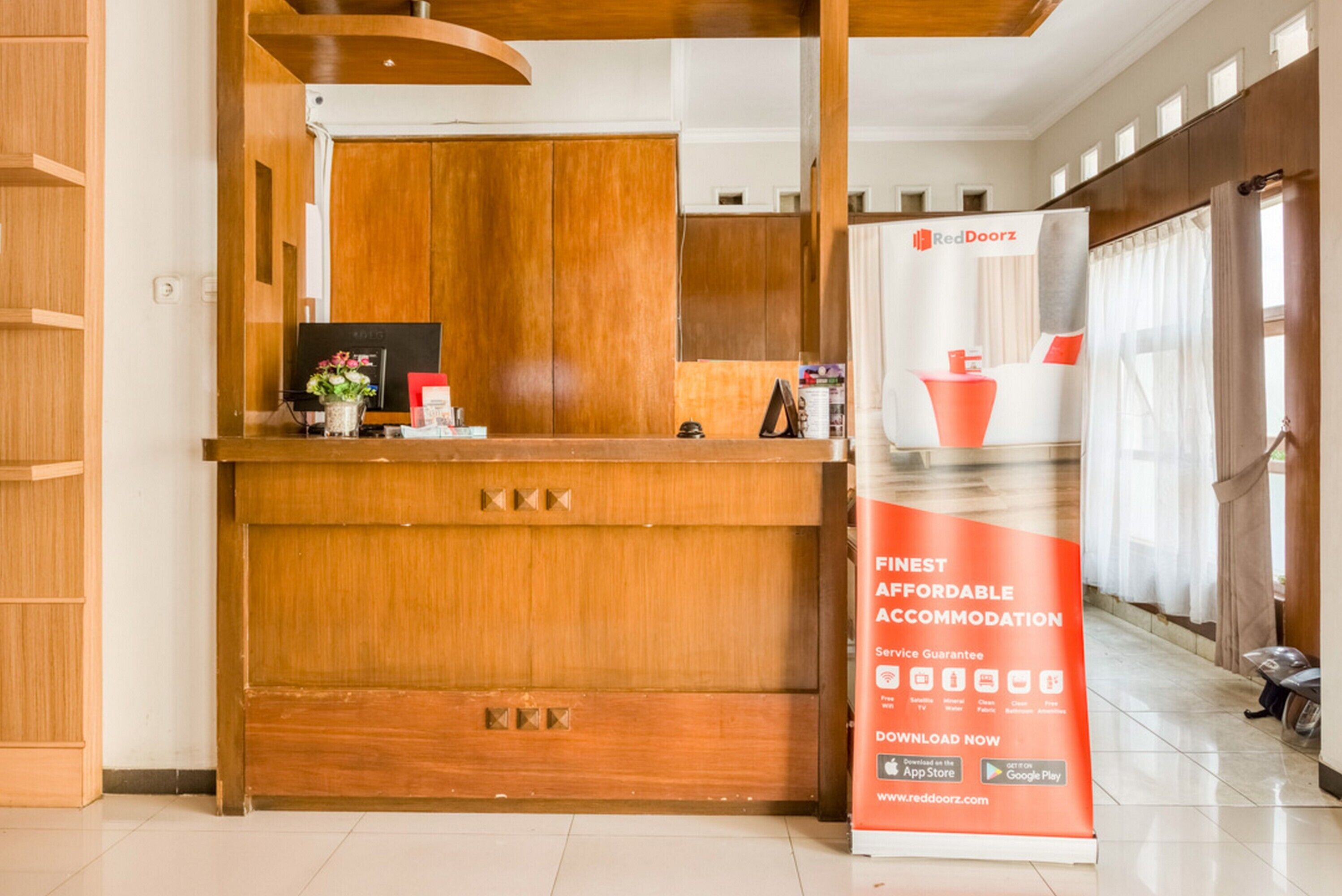 Hasanah Guest House Gajayana by Reddoorz