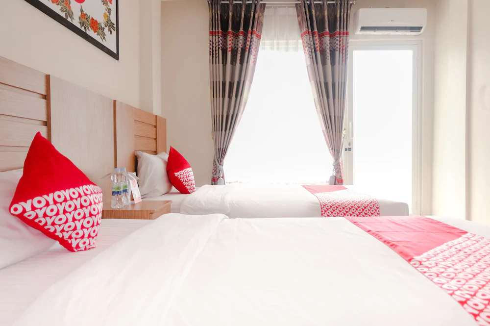 Hasanah Guest House Syariah De Saphire by OYO Rooms