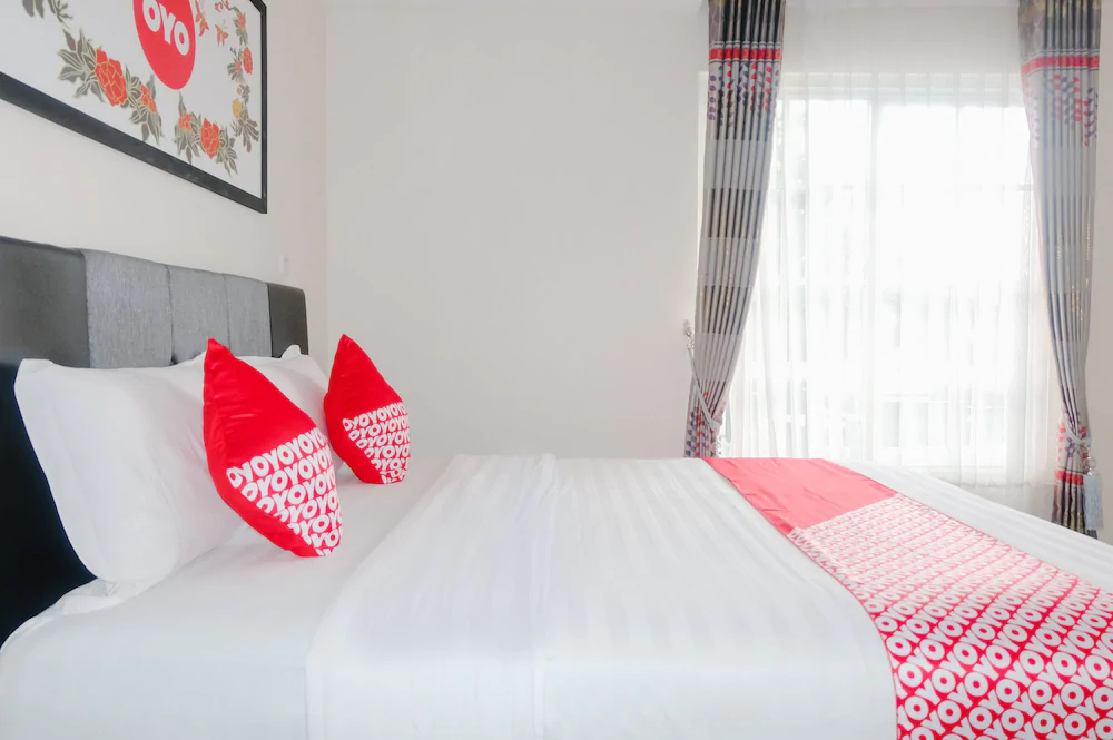 Hasanah Guest House Syariah De Saphire by OYO Rooms