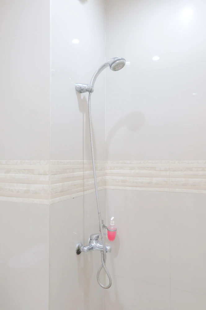 Hasanah Guest House Syariah De Saphire by OYO Rooms