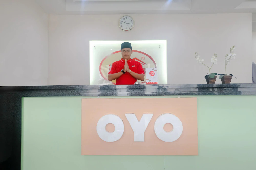 Hasanah Guest House Syariah De Saphire by OYO Rooms