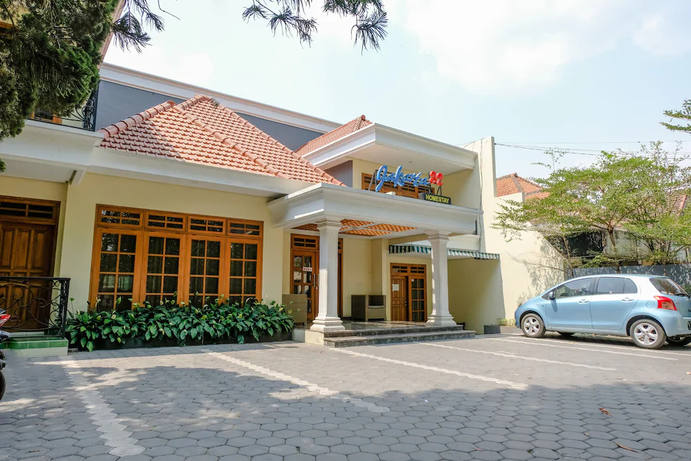 Jakarta 32 Family Homestay by OYO Rooms