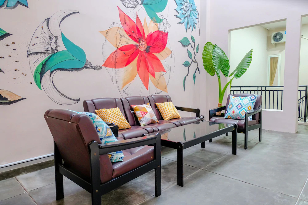 Javas Guest House by OYO Rooms