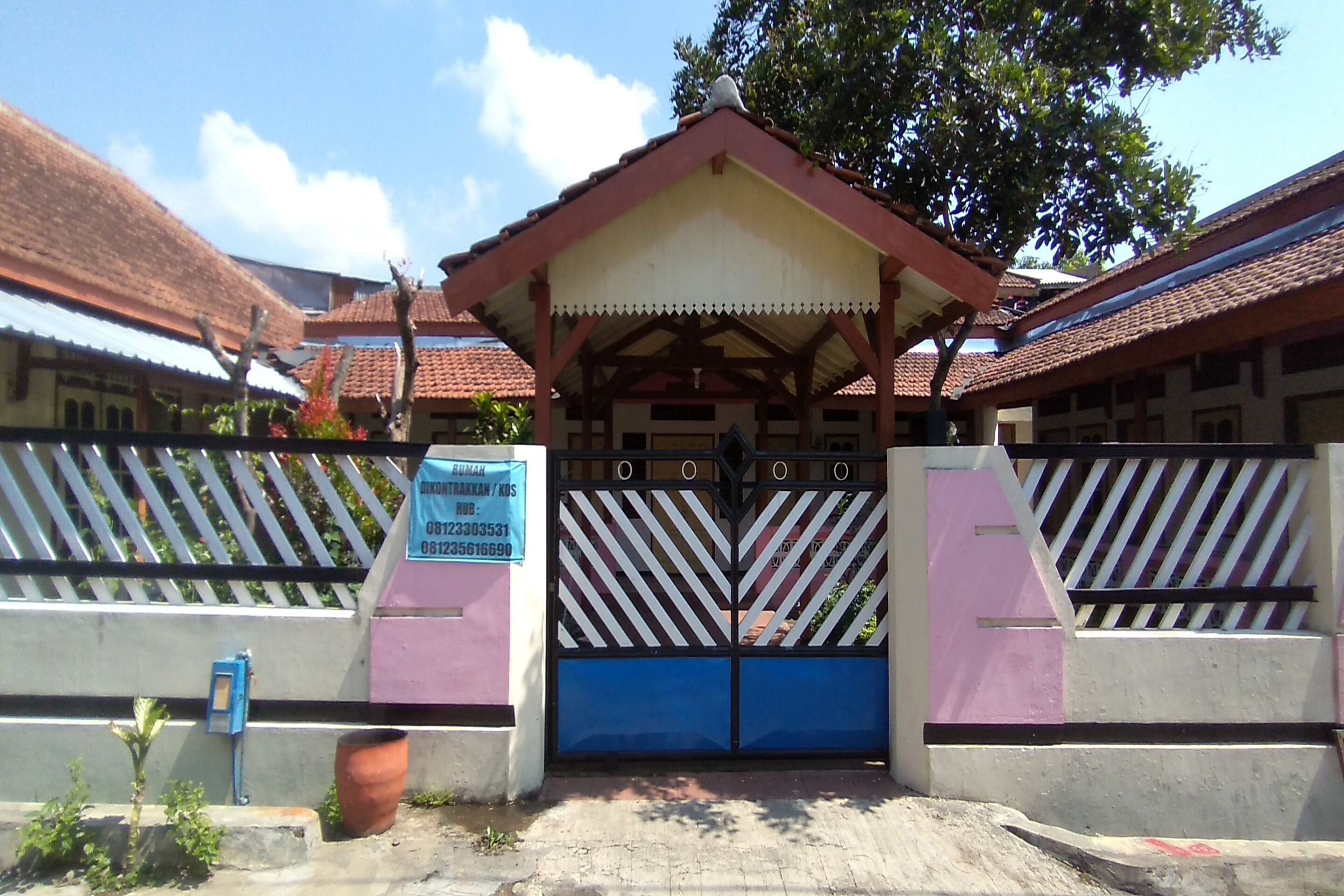 Madani Family Residence Syariah by OYO Rooms