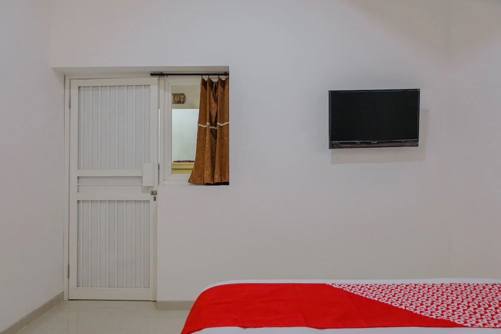Mahveen Family Residence by OYO Rooms