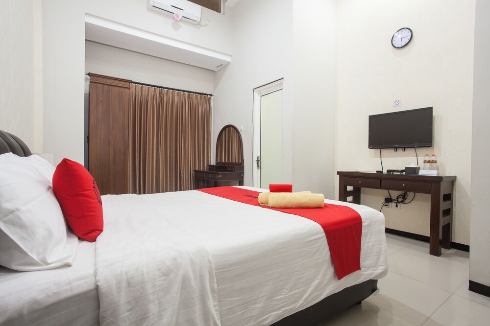 RedDoorz near Taman Rekreasi Sengkaling