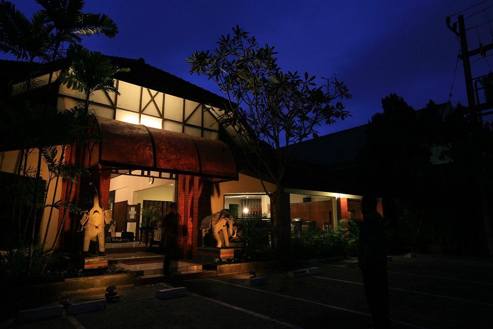 Tuwuh Hotel at Kayutangan