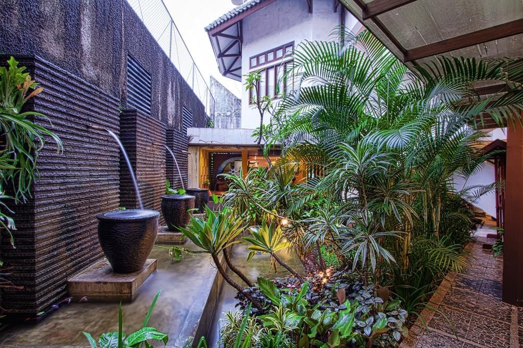 Tuwuh Hotel at Kayutangan