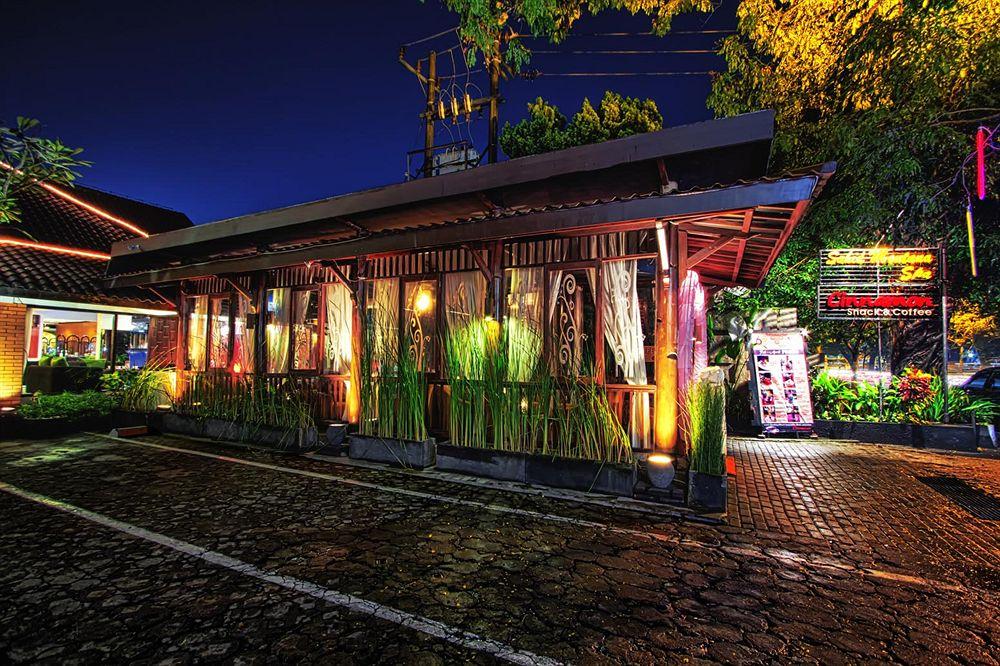 Tuwuh Hotel at Kayutangan