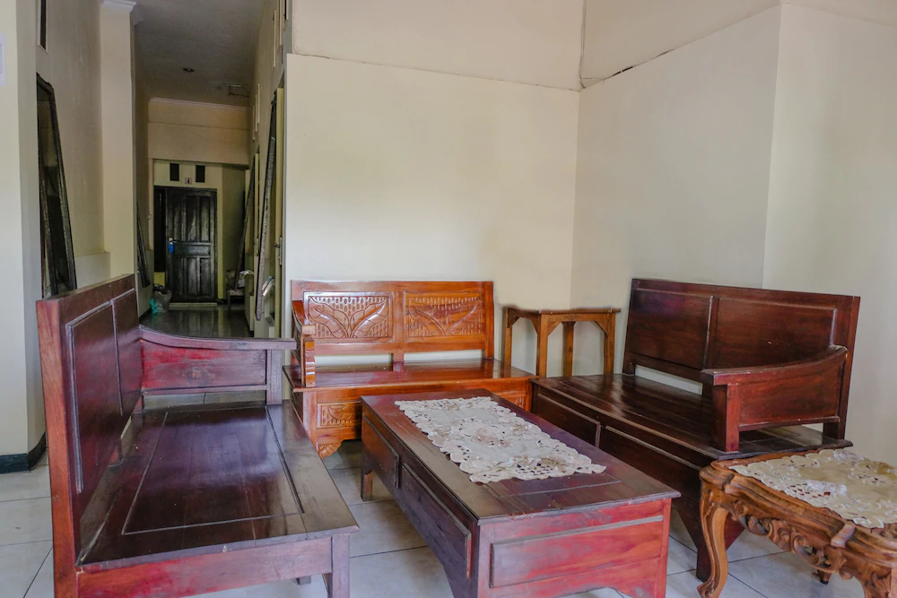 Sawojajar Inn by OYO Rooms