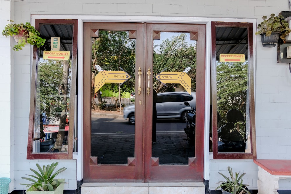 Sawojajar Inn by OYO Rooms