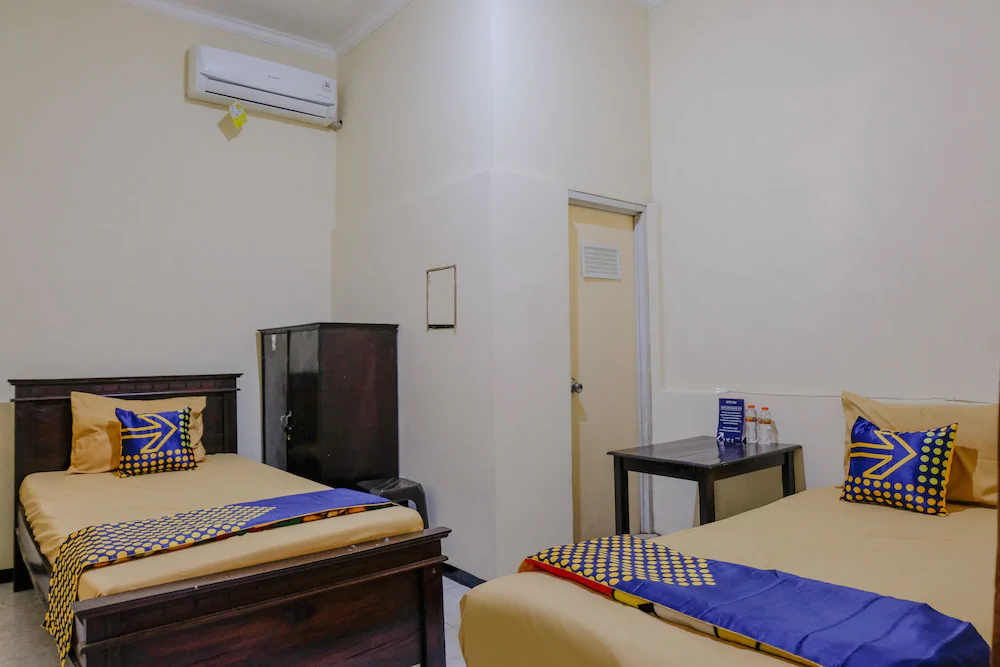 Sawojajar Inn by OYO Rooms