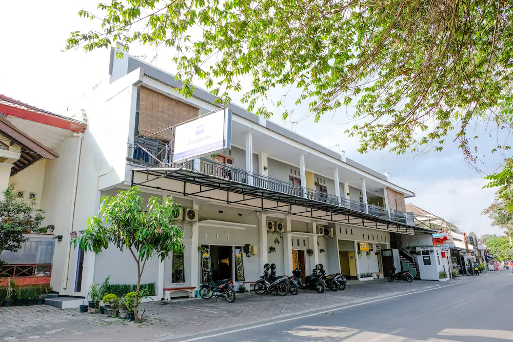 Sawojajar Inn by OYO Rooms