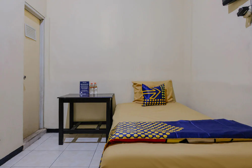 Sawojajar Inn by OYO Rooms